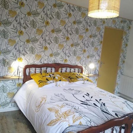 Appartement Cozy Dans Maison Privee Tauves Exteriör bild