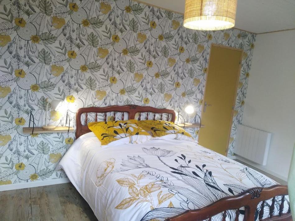 Appartement Cozy Dans Maison Privee Tauves Exteriör bild